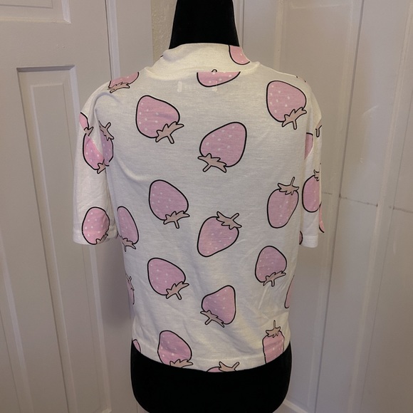 PUNYUS strawberry print crop top - Picture 5 of 5
